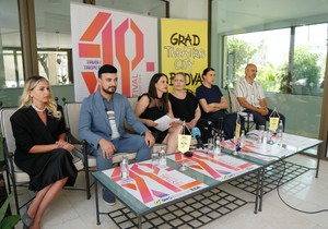 (s leva na desno) Anita Šabotić, članica saveta, Nikola Jovanović, predsednik Opštine Budva, Ivana Lazović, direktorka JU "Grad teatar", Svetlana Ivanović, glavna urednica programa i Dragan Vukadinović, Grad teatar