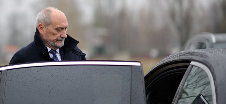 Kierowcy Antoniego Macierewicza ukarani. Dziennikarze dopięli swego