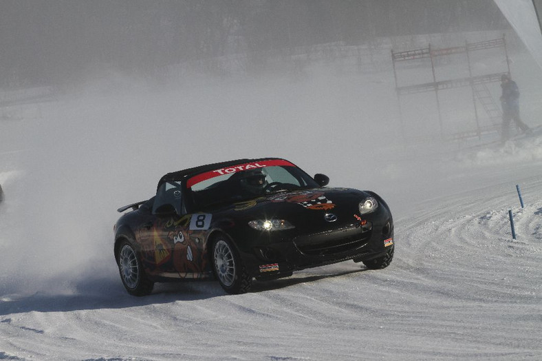 Emocjonujący finisz wyścigu Mazda MX-5 Ice Race