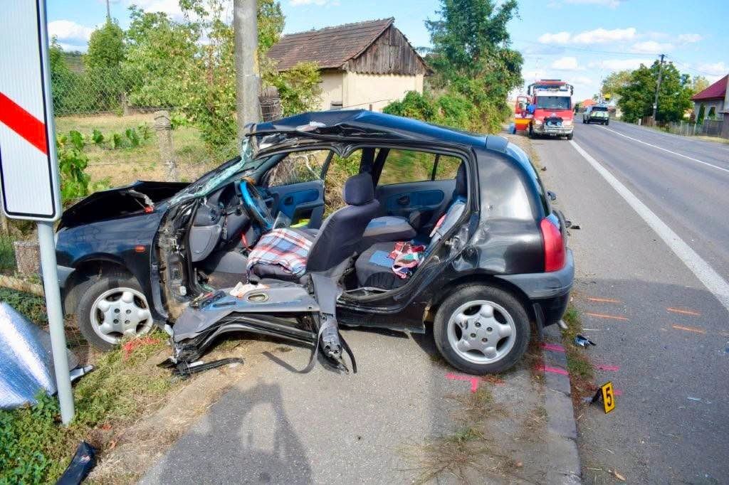 Pri zrážka s nákladným autom zomrela 83-ročná vodička.