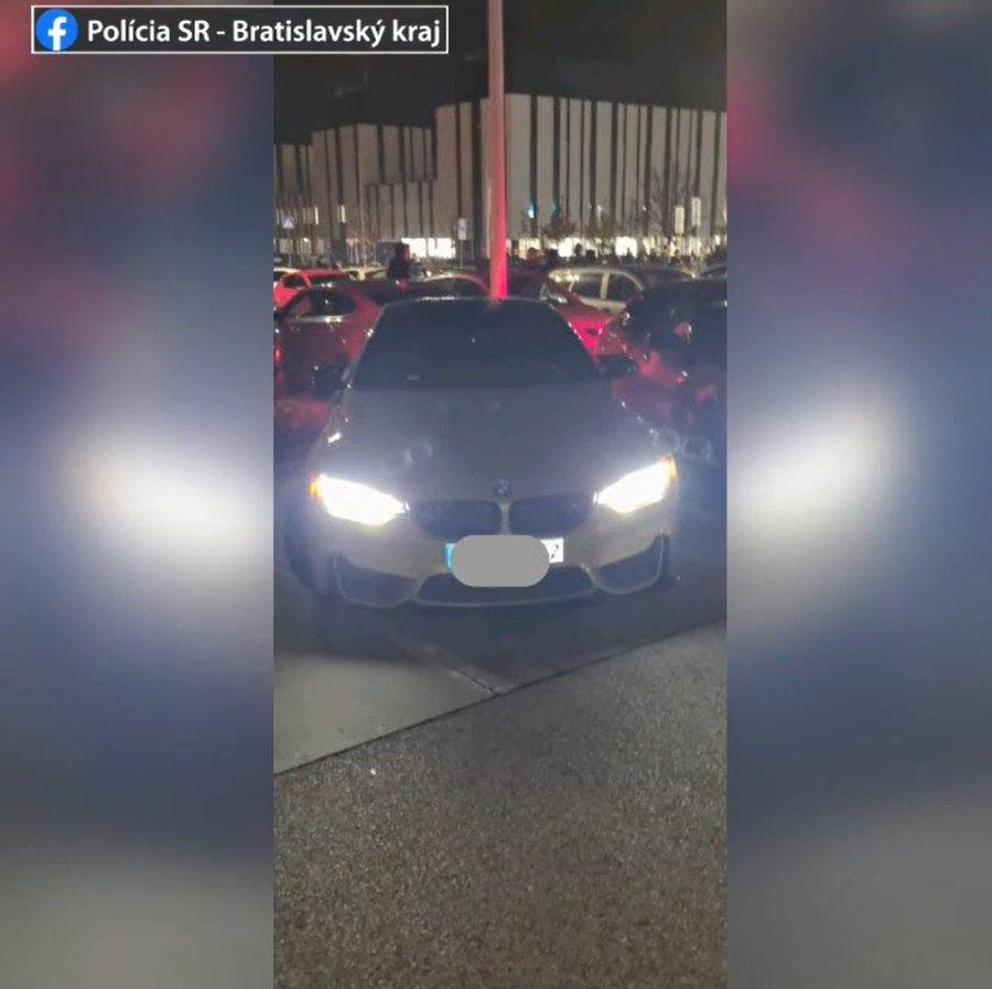 Tuningový zraz v Bratislave prekazila polícia.