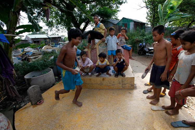 Osiedle na cmentarzu w Phnom Penh
