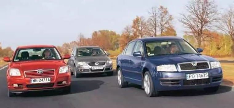Skoda Superb kontra Toyota Avensis i VW Passat: na dieslach świat się nie kończy!