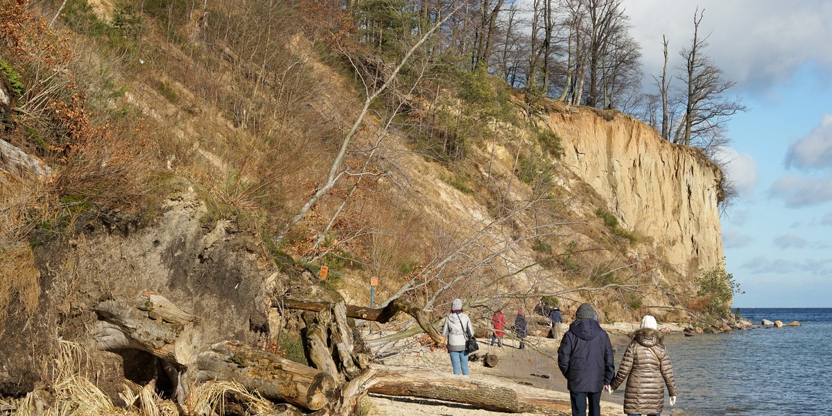 Sztormy zabrały ogromny fragment przepięknej plaży w Orłowie!