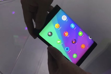 Tablet, który po złożeniu staje się smartfonem z dwoma ekranami