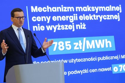 Maksymalna cena prądu dla firm i gospodarstw domowych. Morawiecki ogłosił szczegóły