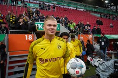 Liga niemiecka: Emeryci zarabiają na grze Haalanda w Borussii Dortmund