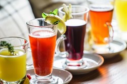 Po świątecznym szaleństwie będą jak znalazł! PRZEPISY na regeneracyjne koktajle herbaciane