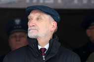 Antoni Macierewicz nadzorował pracę komisji likwidacyjnej WSI i kierował pracami komisji weryfikacyjnej