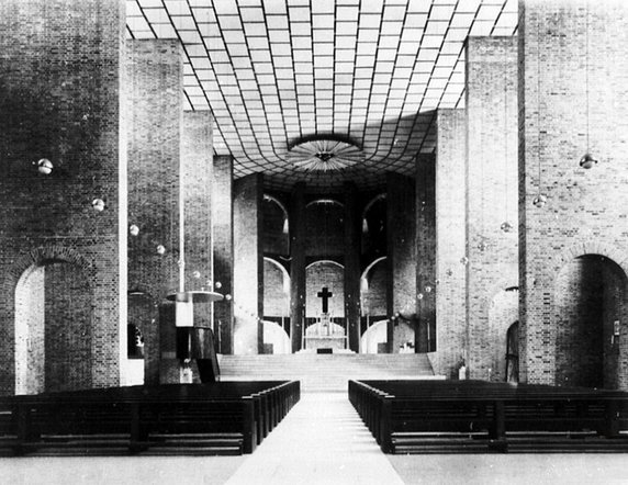 Wnętrze kościoła św. Jóżefa. Źrodło: Oberschlesischer Heimatkalender, 1933
