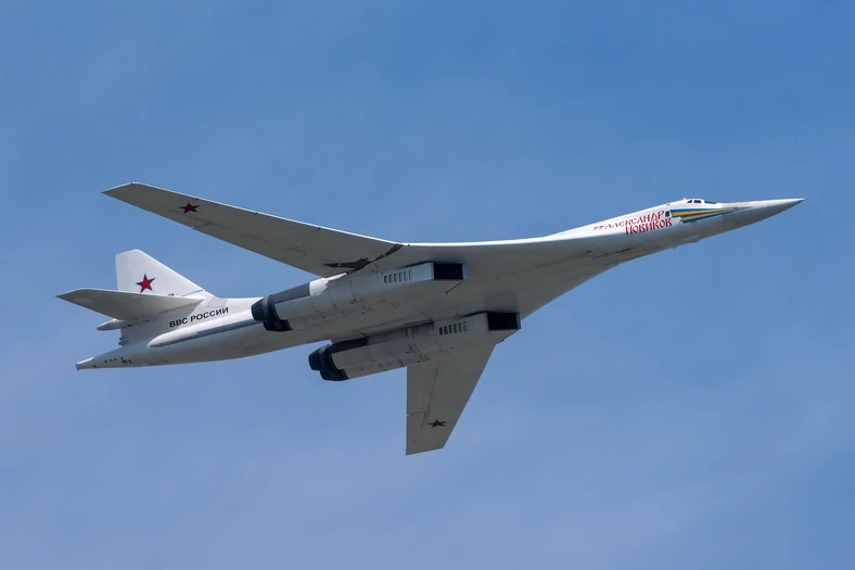 Tu-160