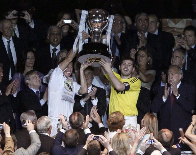 Real Madryt z pucharem za mistrzostwo Hiszpanii