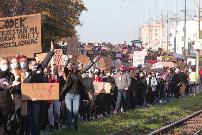 W Łodzi trwa największa manifestacja w Polsce