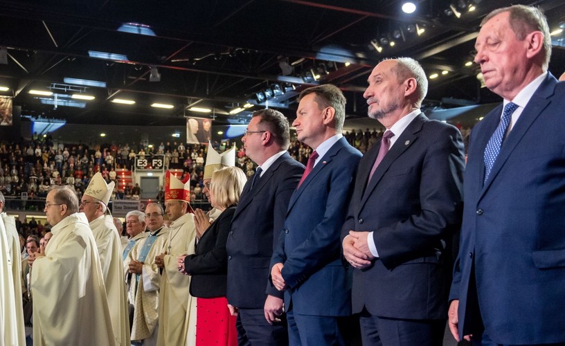 Wśród uczestników zabrakło premier Beaty Szydło, prezydenta Andrzeja Dudy oraz Jarosława Kaczyńskiego. Wszyscy w okolicznościowych listach dziękowali i gratulowali twórcy rozgłośni.