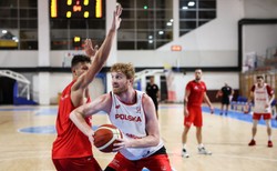Reprezentacja Polski koszykarzy leci do Belgradu. Do drużyny dołączył Geoffrey Groselle