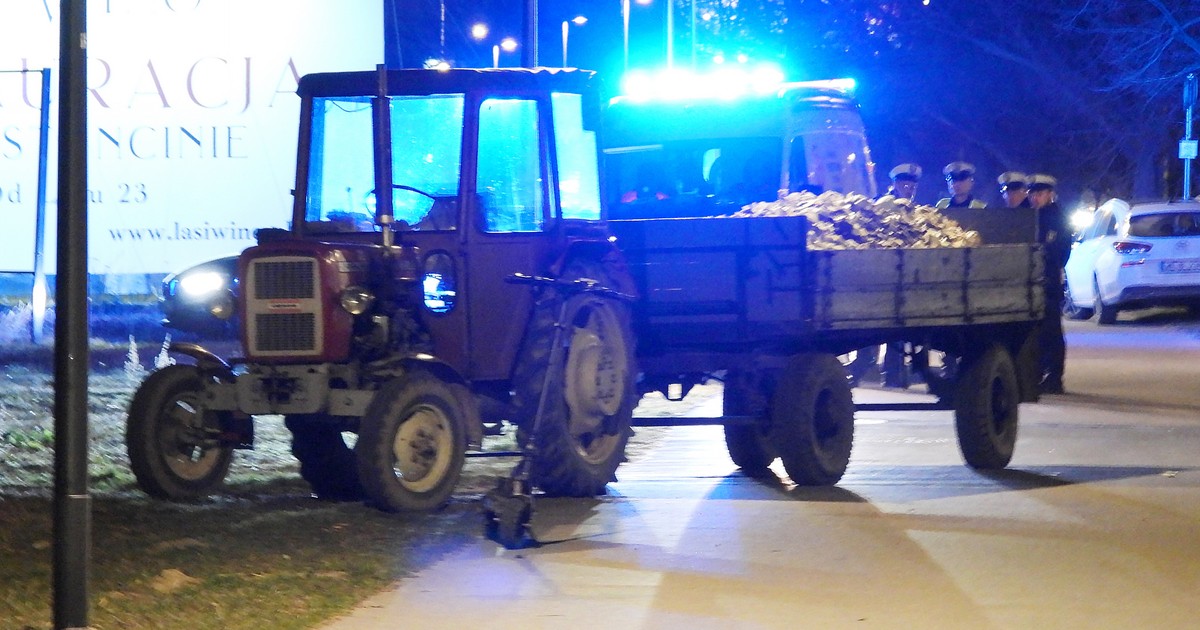 Wypadek na ulicy Drewny: 14-latkowie zderzyli się z traktorem