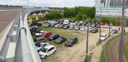 Służewiec się rozrasta, a parkingów nie będzie