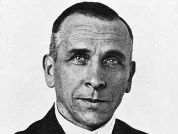 Wegener használta elsőként a Pangea (ógörögül „az egész föld”) megnevezést a kontinensek egészének, szétszakadása előtti állapotának megjelölésére, ő nevezte el az akkori egyetlen „világóceánt” Pantalassának (ógörögül „minden tenger”), valamint megalkotta a kontinensek vándorlásának első, átfogó elméletét.