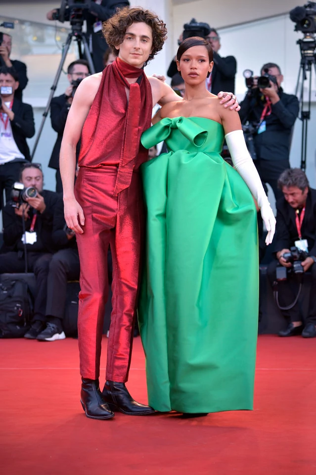 Gwiazdy na festiwalu filmowym w Wenecji: Timothee Chalamet i Taylor Russell 