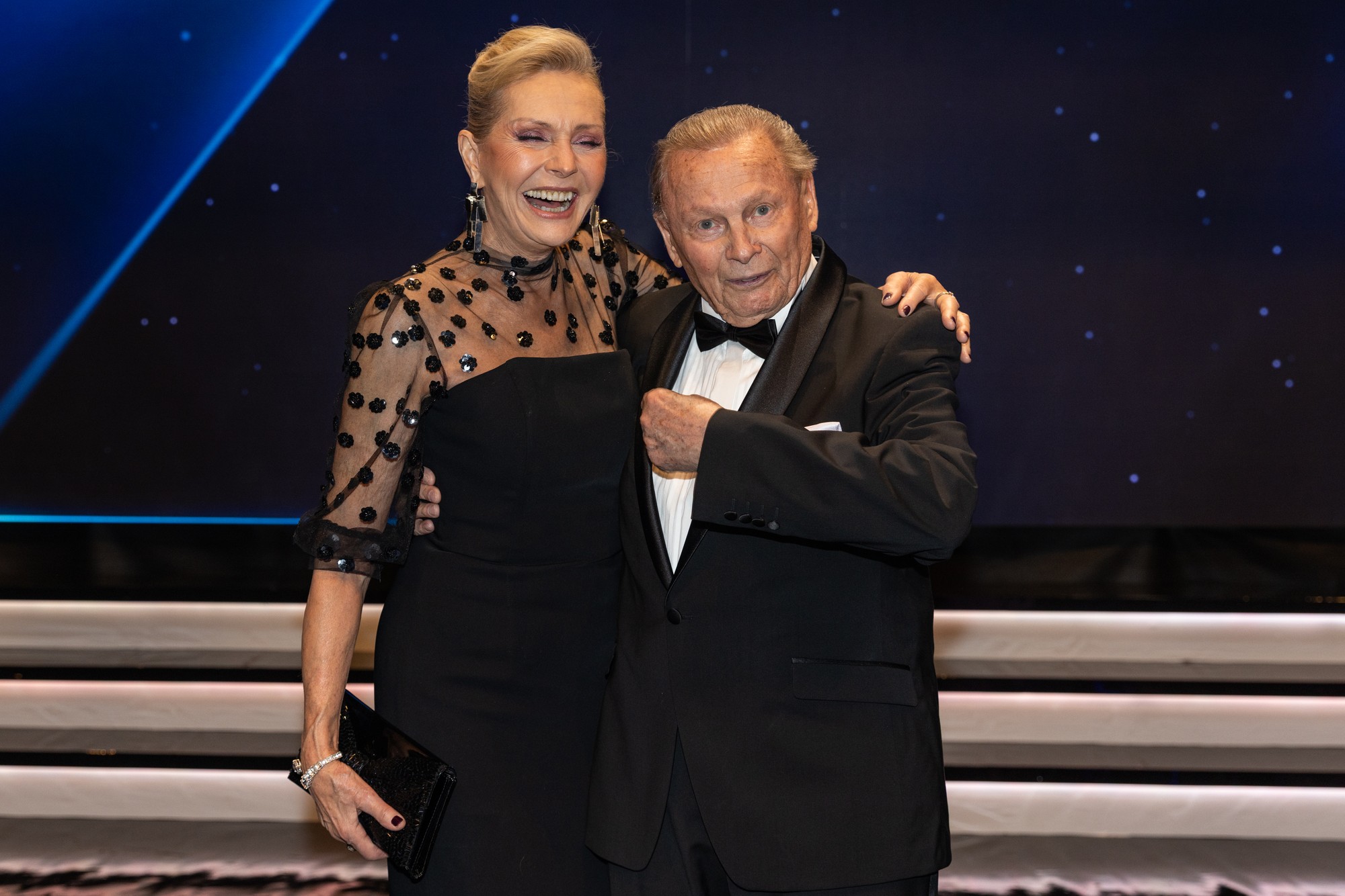 Krištáľové krídlo za rok 2024 - Helena Vondráčková a Rudolf Schuster.