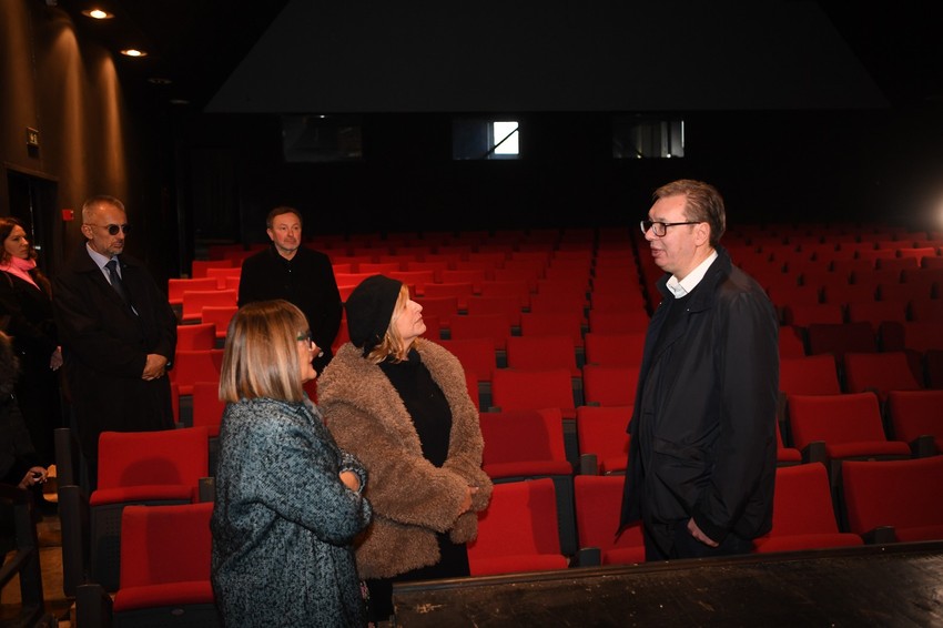 Predsednik Vučić  u Jugoslovenskom dramskom pozorištu