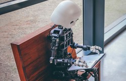 Pierwsza firma wykorzystuje generatywną AI do odpowiadania na e-maile. Gdzie?