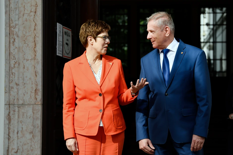 Anegret Kramp-Karenbauer i Tibor Benke