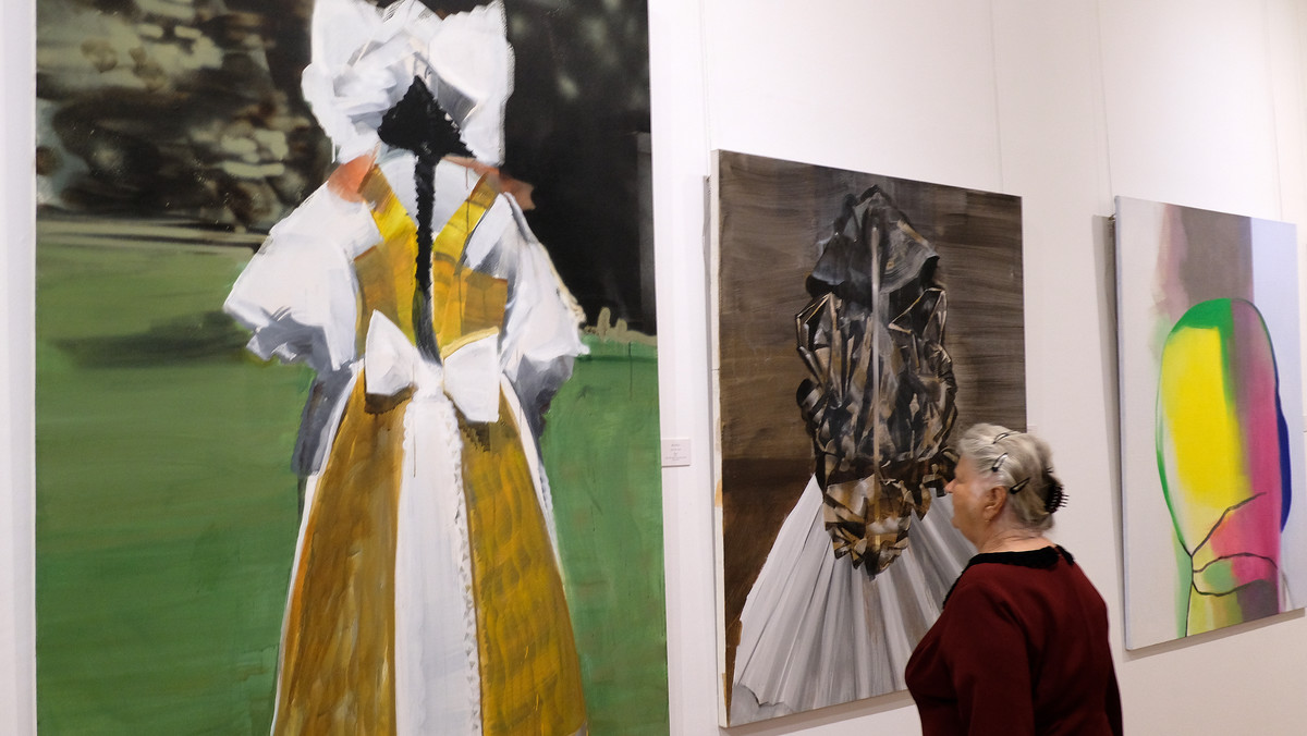 100 prac wybranych artystów z krajów Grupy Wyszehradzkiej (V4) będzie można oglądać od wczoraj na wystawie VISEGRAD4ART "Painting Rediscovery" w Muzeum Narodowym Ziemi Przemyskiej w Przemyślu (Podkarpackie).
