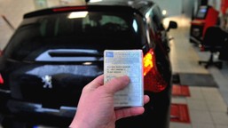 trudniej o pieczątkę, łatwiej stracić dowód. ue: oto nowe zasady przeglądów