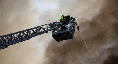 Gigantyczny pożar przy Marywilskiej 44. To nagranie pokazuje ogrom tragedii [FILM]
