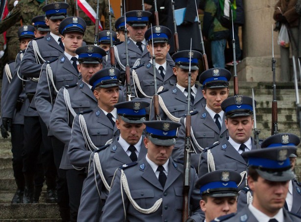 Wielki protest mundurówek. Zarzucają Tuskowi, że ich skłócił