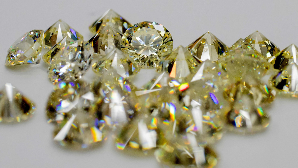 W kopalni diamentów Diavik (północno-zachodnia Kanada) wydobyto największy diament, jaki kiedykolwiek znaleziono w Ameryce Północnej. Wyróżnia go nie tylko rozmiar, ale również niezwykła barwa. O niespotykanym dotąd znalezisku pionformowała firma wydobywcza Dominion Diamond Mines.