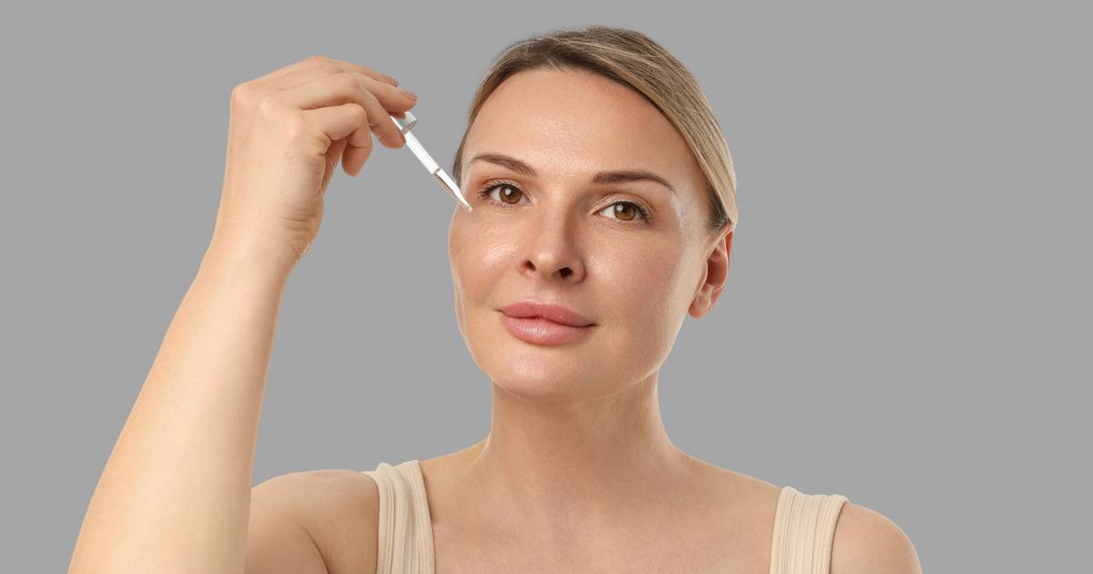 To serum przeciwzmarszczkowe podnosi jak winda opadające powieki! Cofa oznaki starzenia