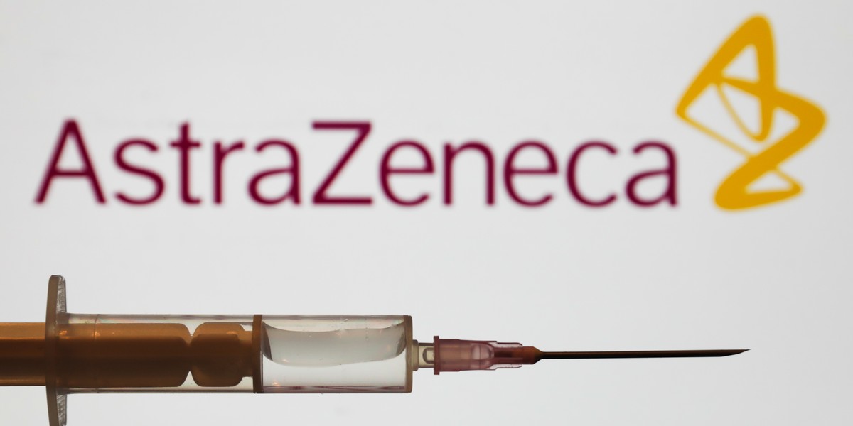 AstraZeneca popełniła błąd w swoich badaniach klinicznych, jeśli chodzi o dawki szczepionki na koronawirusa podawane pacjentom