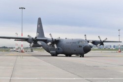 Ewakuacja polskich turystów z Izraela. Błaszczak: Rodaków będziemy transportowali na Kretę