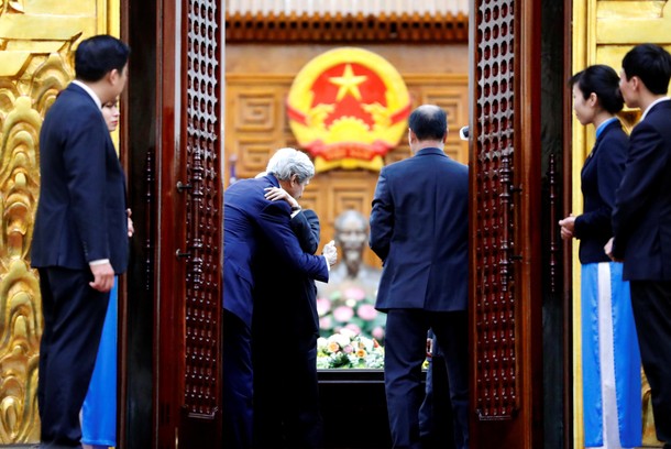 John Kerry, Nguyen Xuan Phuc