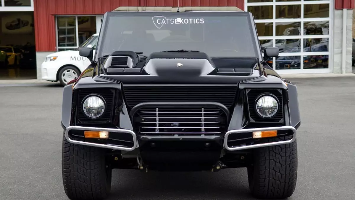 Lamborghini LM002