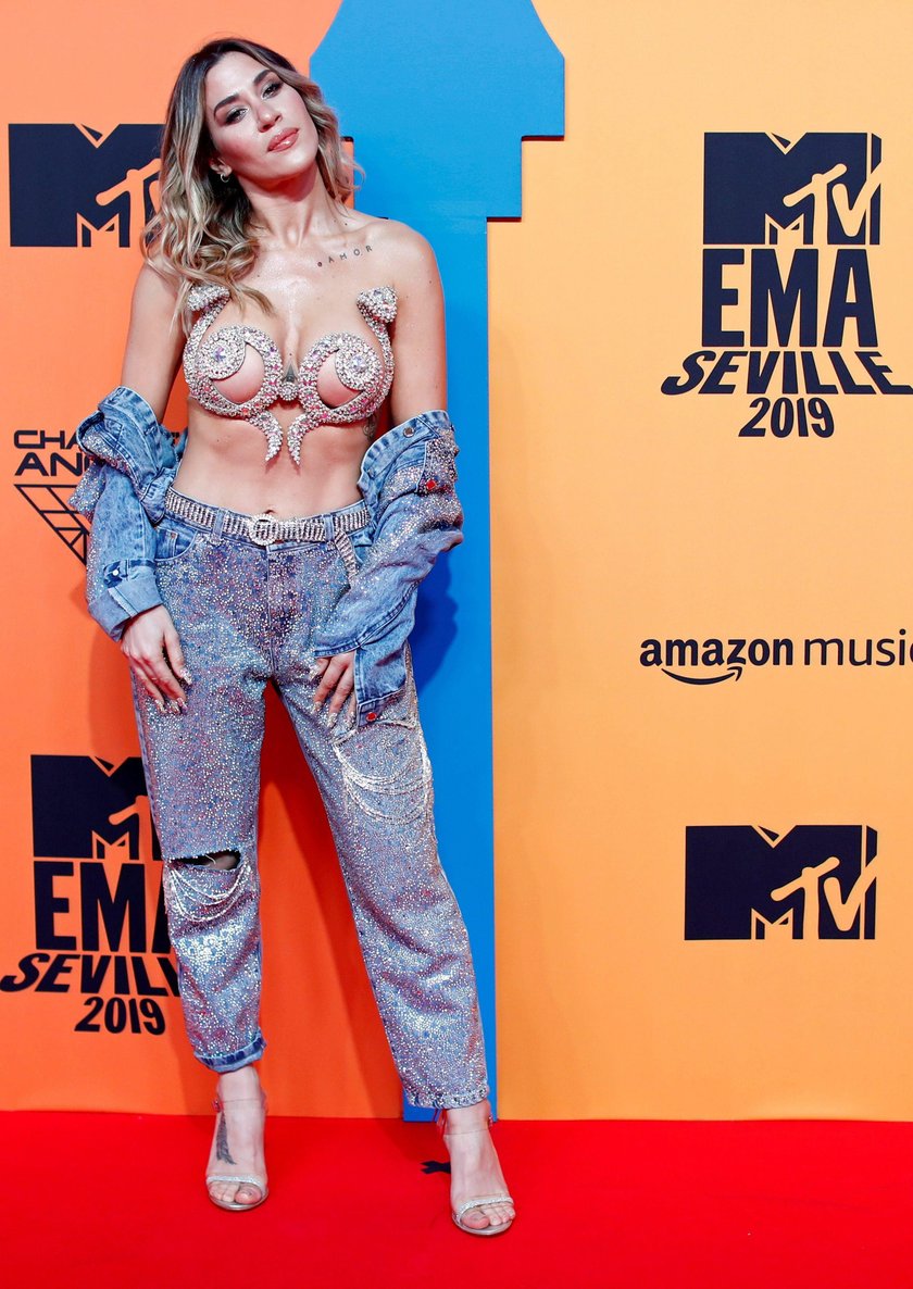 Gala MTV Europe Music Awards w Sevilli. Niezwykła kreacja latynoskiej gwiazdy