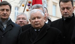 Kaczyński w miesięcznicę smoleńską: Żadne słowa z niemieckich ust, nas nie odwrócą z tej drogi. Nie zawrócimy