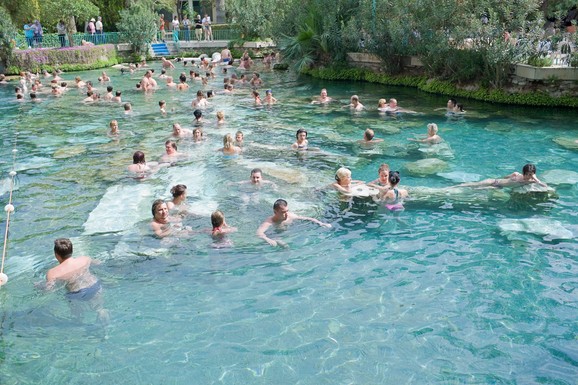 Kupanje u toplim izvorima bez dinara: Ova mesta nude pravi spa u prirodi i to besplatno, a ne zna se koja lokacije je lepša od koje