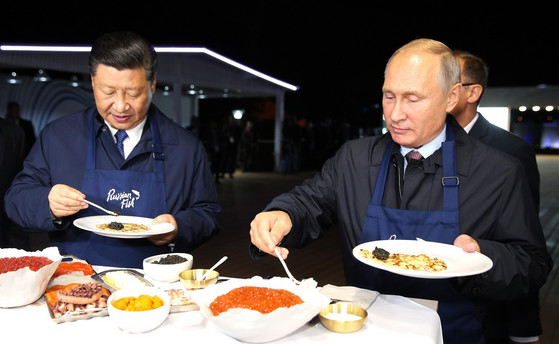 Putin ma sześciu prywatnych kucharzy. Ich tożsamość jest tajna, nigdy nie wyjadą z Rosji