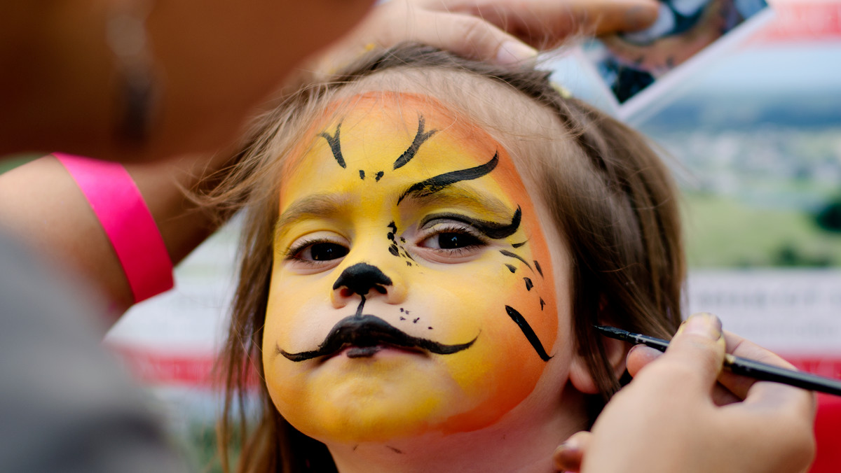 Malowanie twarzy dla dzieci - co jest potrzebne, jak zrobić ładny wzór?