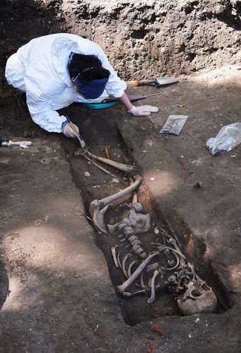 GDAŃSK, CMENTARZ GARNIZONOWY. Archeolodzy IPN odkrywają szczątki ofiar z 1946 roku