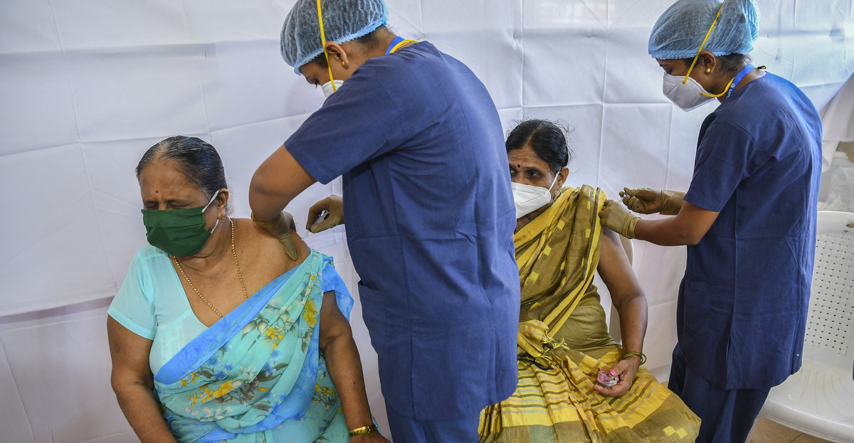 Lekarze w Indiach podawali fałszywą szczepionkę przeciw Covid-19. (Zdjęcie ilustracyjne)