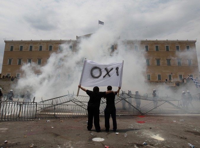 Grecy nie chcą oszczędzać - wyszli na ulice