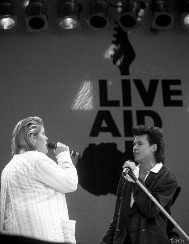 Alison Moyet i Paul Young na scenie Live Aid