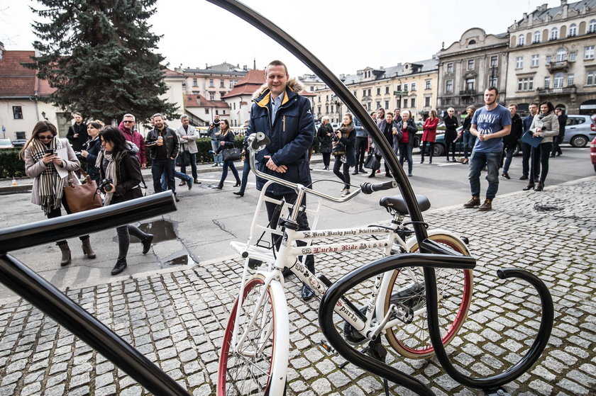 Nowe stojaki na rowery w Krakowie