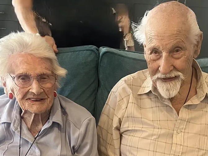 Muž (102) i žena (101) proslavili 80 godina braka: Spojila ih pisma tokom rata