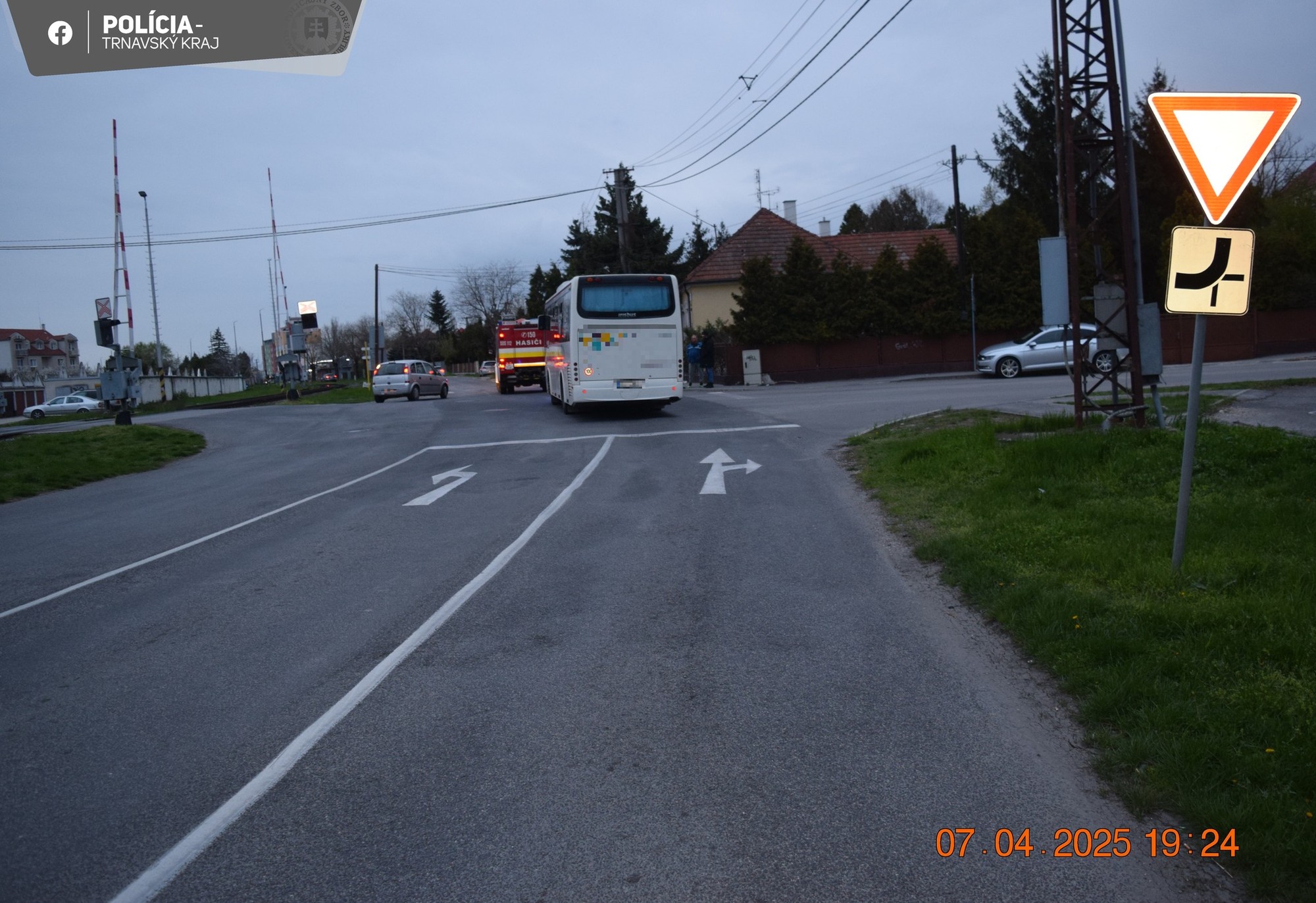 Cyklistka sa vážne zranila pri zrážke s autobusom v Dunajskej Strede.