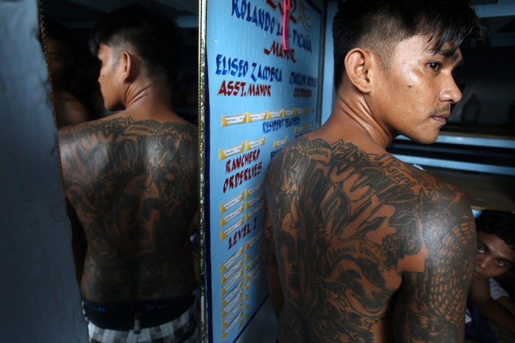 Tatuaże z więzienia na Filipinach